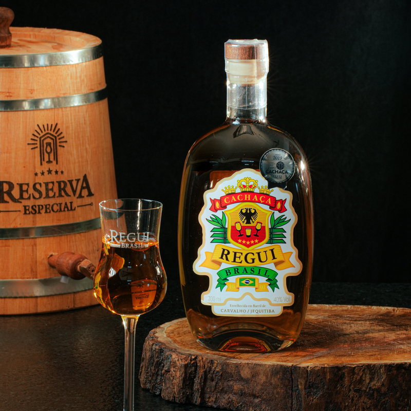 Cachaça Regui Brasil - Carvalho e Jequitibá - 750 ml